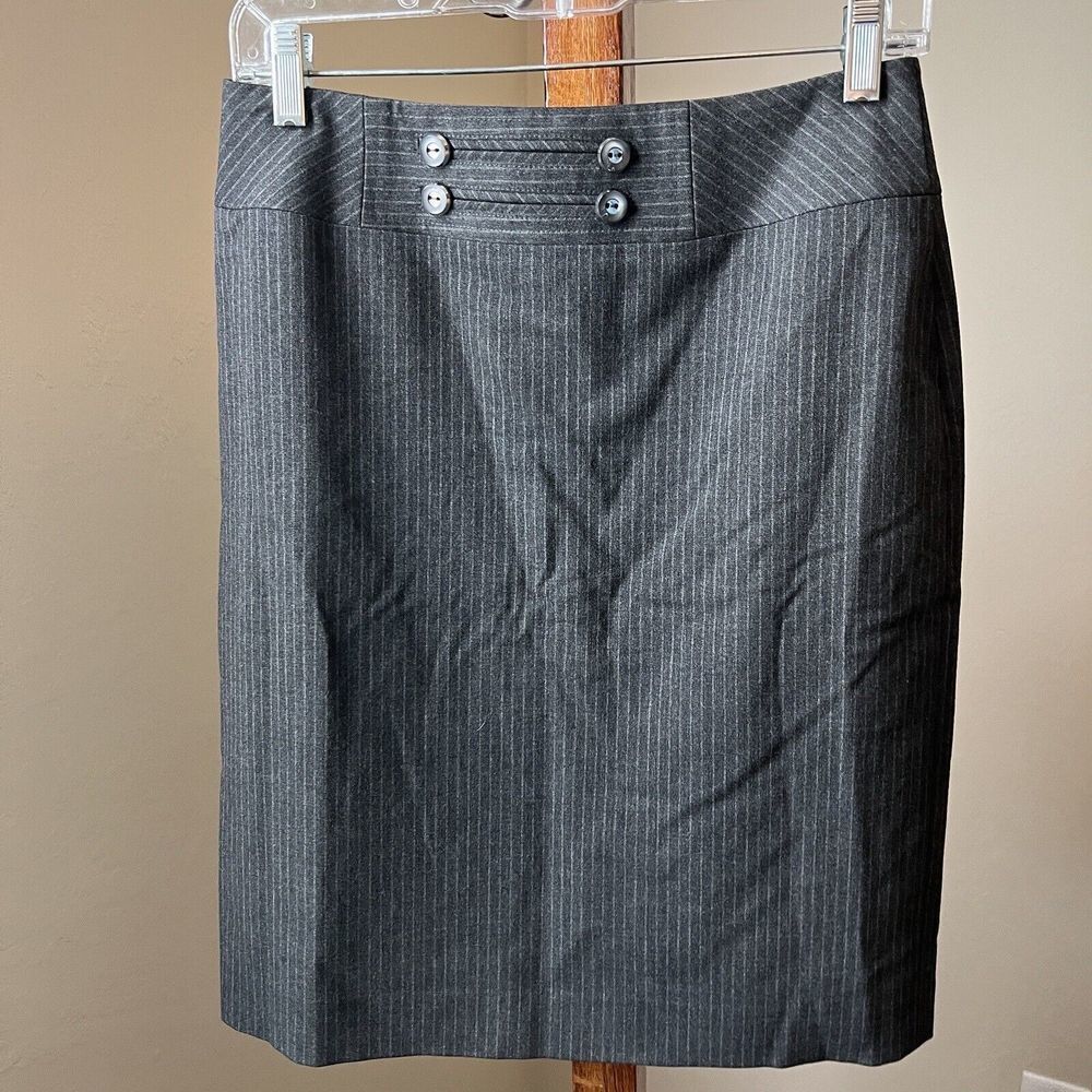 Antonio Melani Size 2 Light Gray and White Career Work Skirt Side Zipper Lined